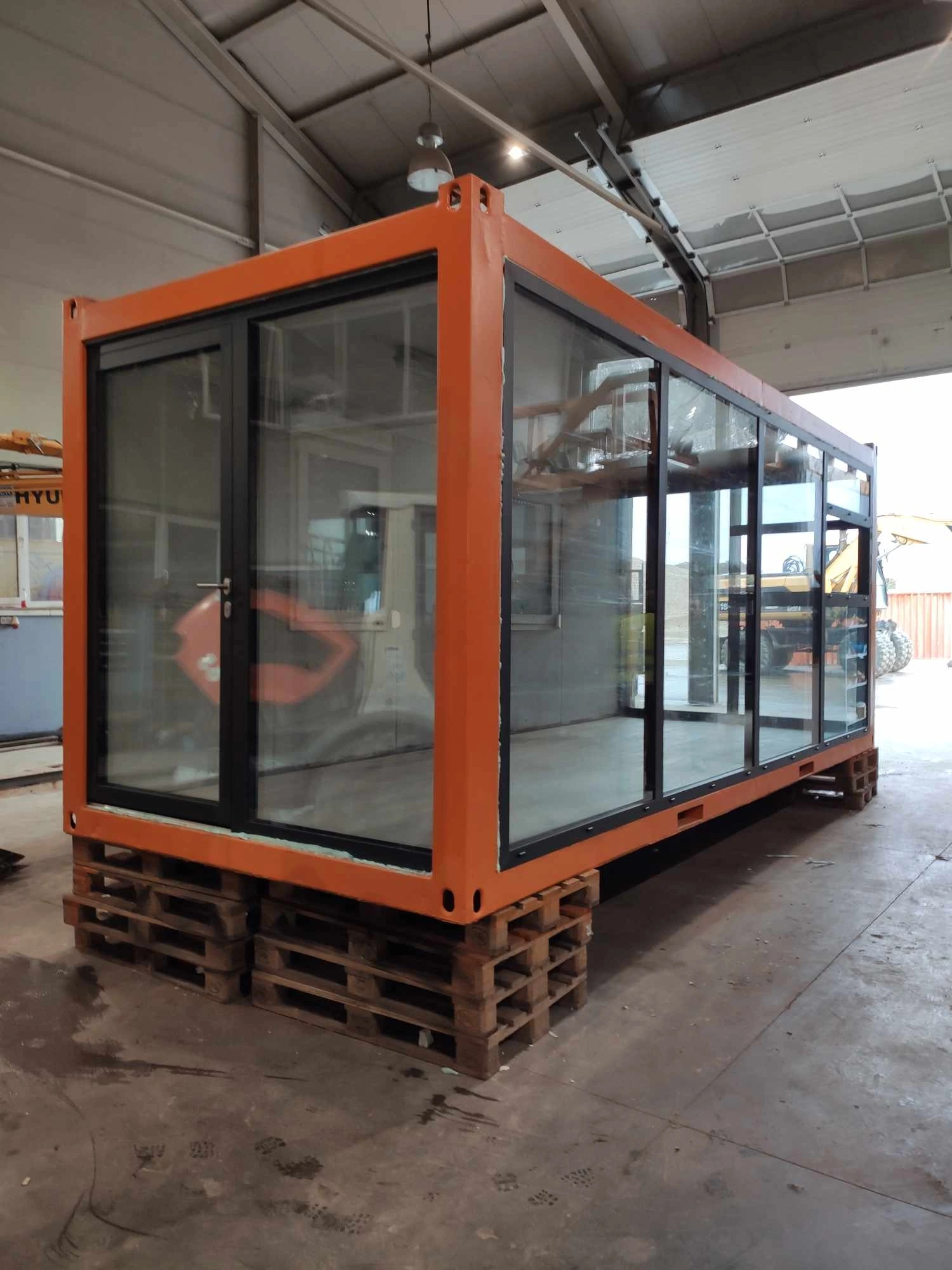 Montaža sejemskega kontejnerja